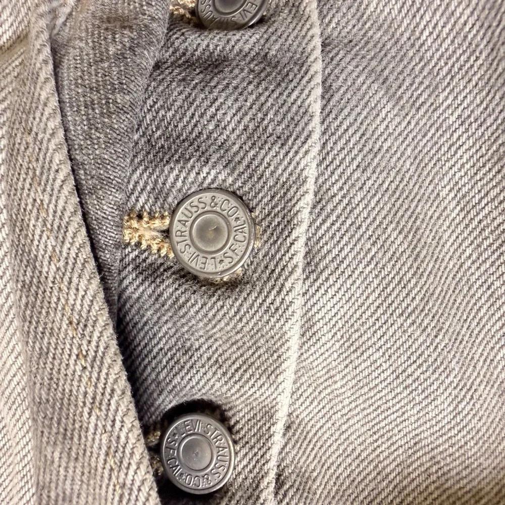 Levis 501 Original Fit Button Fly Jeans Mens 38x30 Light Gray Wash 100% Cotton